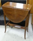 MAHOGANY DROP-LEAF SUTHERLAND TABLE with string inlay, 71cms H x 56cms D x 87cms L (fully extended)