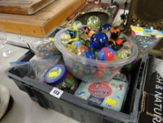 LARGE ASSORTMENT OF VINTAGE & MODERN GLASS MARBLES