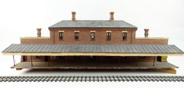 MODEL 'O' GAUGE FINE SCALE 'STROUDLEY / STANLEY' STATION BUILDING with working sash windows, made
