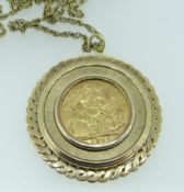 1907 EDWARD VII GOLD SOVEREIGN IN 9CT GOLD MOUNT ON 9CT GOLD CHAIN, 19.5grams overall