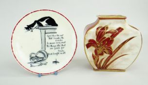 ROYAL DOULTON SOUTER CAT SERIES WARE PLATE together with Doulton red and gilt vase (2)