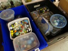 ASSORTED MODERN & VINTAGE MARBLES