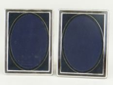 PAIR OF MODERN SILVER RECTANGULAR PORTRAIT PHOTOGRAPH FRAMES
