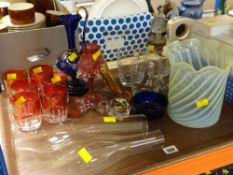 ASSORTED DECORATIVE GLASS