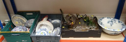 ASSORTED CERAMICS, GLASSWARE & METALWARE