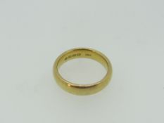 22CT YELLOW GOLD WEDDING BAND, 8.7grams