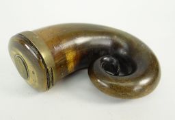 19TH CENTURY RAMS HORN SNUFF MULL having engraved initials to lid, probably Scottish