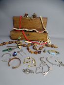 DAVID ANDERSEN SILVER & ENAMEL BRACELET, gold shirt studs ETC in a vintage oak lidded box