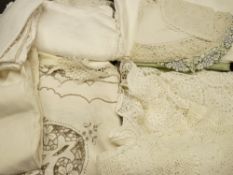 VINTAGE TABLE & OTHER LINEN