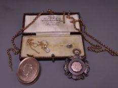 9CT GOLD & SILVER JEWELLERY five items including a 9ct gold muff chain (damaged - two pieces), 8.