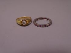 18CT GOLD DIAMOND SOLITAIRE SIGNET RING, the centre diamond having a visual estimate 0.3cts, 3.7grms