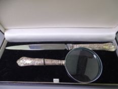 BOXED SILVER DESK SET OF MAGNIFYING GLASS & PAPER KNIFE in Kings pattern design, Sheffield 1995, B.