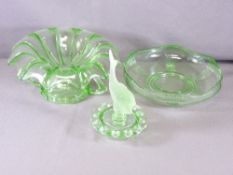 ART GLASSWARE CENTREPIECE with fish depiction