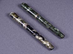 MABIE TODD - Vintage 1940s green marble Swan Mabie Todd Self-filler fountain pen with gold trim