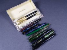 CONWAY STEWART - Vintage 1930s chased black hard rubber Landy-Lever Pen fountain pen (made by Conway