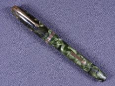 CONWAY STEWART - Vintage 1950s green marble Conway Stewart No 84 fountain pen with gold trim and