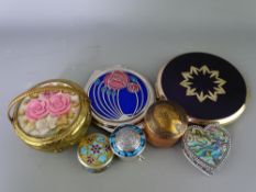 QUANTITY OF COLLECTABLE PILL BOXES & COMPACTS including two sterling silver and enamel examples