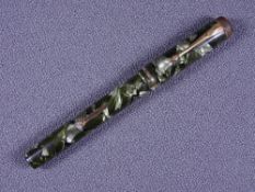 CONWAY STEWART - Vintage late 1930s green marble Conway Stewart No 286 fountain pen with gold trim
