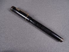 MABIE TODD - Vintage 1930s black Swan Mabie Todd L205/60 leverless fountain pen with gold trim and