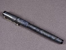 MABIE TODD - Vintage 1930s blue snakeskin Swan Mabie Todd SM 100/85 self-filler fountain pen with