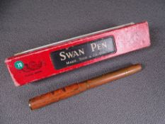 MABIE TODD - Vintage (1920s-1930s) red mottled hard rubber Swan Mabie Todd 130C/61 self-filler