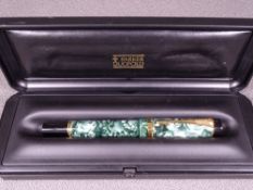 PARKER - Late 1980s/early 1990s green marble Parker Duofold Centennial Mk l fountain pen with gold