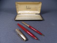 PARKER - Vintage (1956-1969) rage red Parker 61 Custom fountain pen and pencil set with rolled