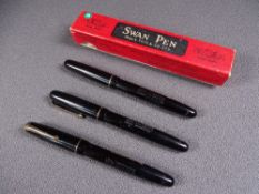 MABIE TODD - Vintage 1940s black Swan Mabie Todd 3160 self-filler fountain pen with gold trim and