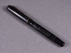 MABIE TODD - Vintage 1930s black chased Swan Mabie Todd SM 205/60 self-filler fountain pen with gold