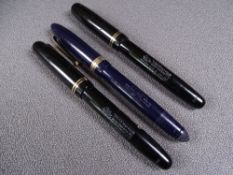 MABIE TODD - Vintage 1940s navy blue Swan Mabie Todd 4220 leverless fountain pen with gold trim