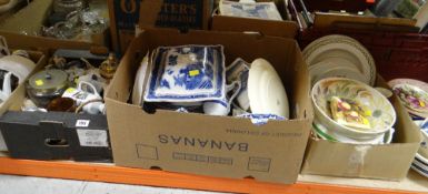 ASSORTED DECORATIVE CERAMICS