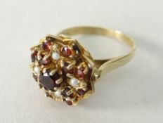 9CT YELLOW GOLD GARNET & SEED PEARL CLUSTER RING, 5.4grams