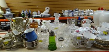 ASSORTED CERAMICS & GLASSWARE
