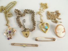 ASSORTED JEWELLERY to include heart shaped padlock chain, yellow metal amethyst pendant on chain,
