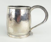 GEORGE VI SILVER BARREL SHAPED TANKARD, London 1946, makers mark 'HU', 12 troy ozs approximately.