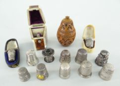 ASSORTED SILVER THIMBLES & SEWING ACCESSORIES