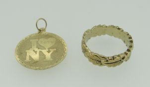 14K GOLD 'I LOVE NY' PENDANT TOGETHER WITH YELLOW METAL FEATHER RING, 3.2gms overall. (2)