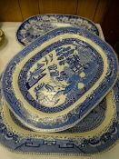 THREE GOOD BLUE & WHITE MEAT PLATTERS