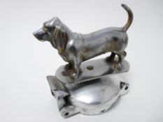 VINTAGE CAR MASCOT- BASSETT HOUND 8cms H, 12.5cms L.