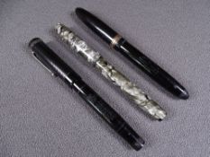 MABIE TODD - Vintage 1930s chased black hard rubber Swan Mabie Todd L200B/60 leverless fountain