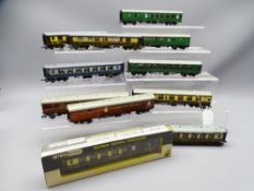 MODEL RAILWAY - Wrenn aand Hornby Dublo Pullman coaches & S.R caoches-WRENN No. 77 boxed, CECILLA