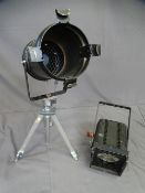 A PAIR OF STUDIO/INDUSTRIAL SPOTLAMPS.