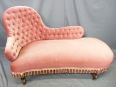 VINTAGE BUTTON BACK UPHOLSTERED CHAISE LONGUE, 83cms high x 156cms long x 63cms deep