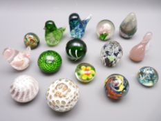 VINTAGE & COLLECTABLE GLASS PAPERWEIGHTS x 15 to include a facet cut example with flower in plant