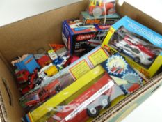 COLLECTION OF BOXED & LOOSE DIECAST VEHICLES including boxed Dinky Toys Aveling - Barford Diesel