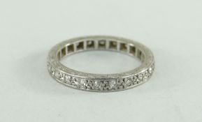 18CT WHITE GOLD DIAMOND CHIP ETERNITY RING, 4.6gms
