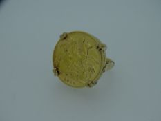 1910 GOLD SOVEREIGN DRESS RING, 13.2grms
