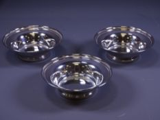 SILVER CIRCULAR PLAIN PEDESTAL DISHES, set of three, 13cms diameter, 10.4 ozs, Birmingham 1993
