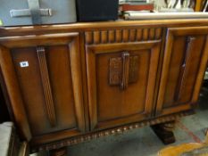 VINTAGE 1930s oak sideboard, 122cms wide