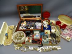 VINTAGE & LATER COSTUME JEWELLERY, a good mixed quantity